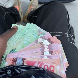 Meet your Posher, Phili